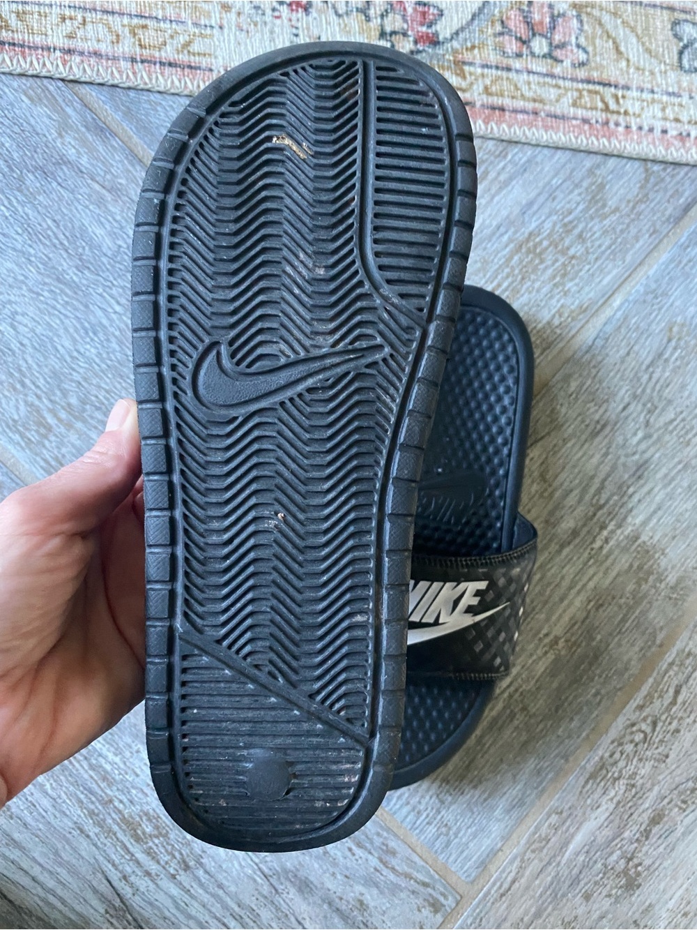 Nike Black Slides with White Logo Swoosh 7 - Picture 4 of 5